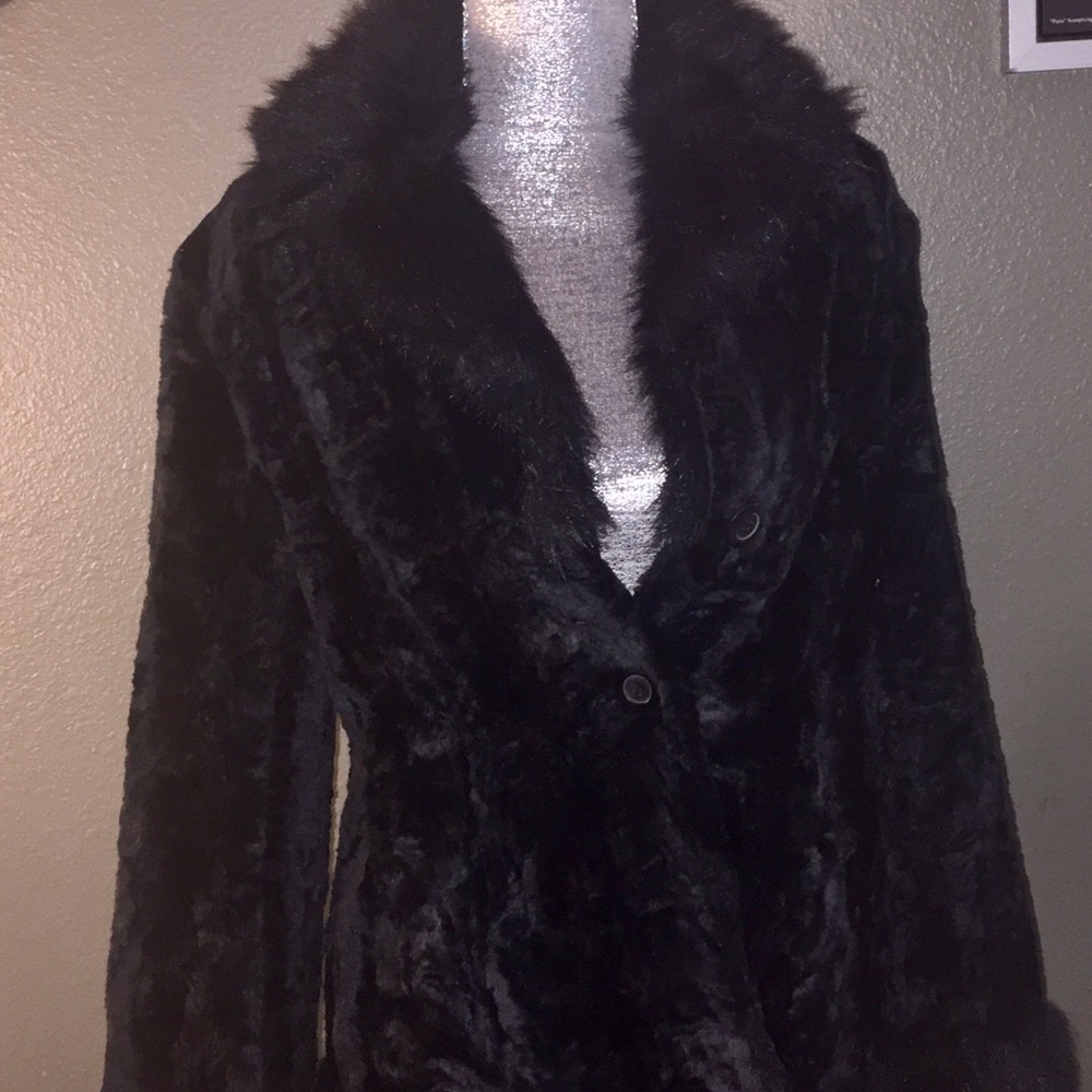 Sold - Picture 3 of 5